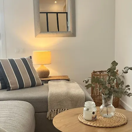 Casa Bella - A Stunning New Entire In An Location, Close To The Apartment *