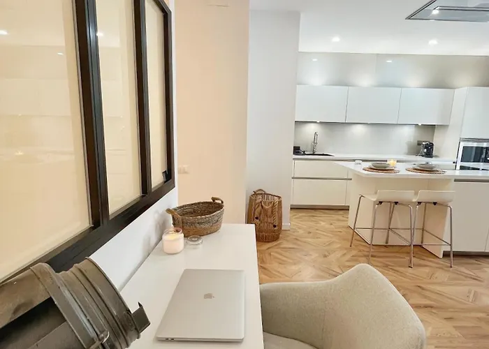 Casa Bella - A Stunning New Entire In An Location, Close To The