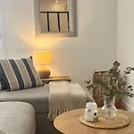 Casa Bella - A Stunning New Entire In An Location, Close To The Apartamento *